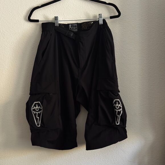 Cryptkeeper Techwear Cargo Shorts Black Coffin  Patch Utility Steezy Streetwear - Picture 4 of 4